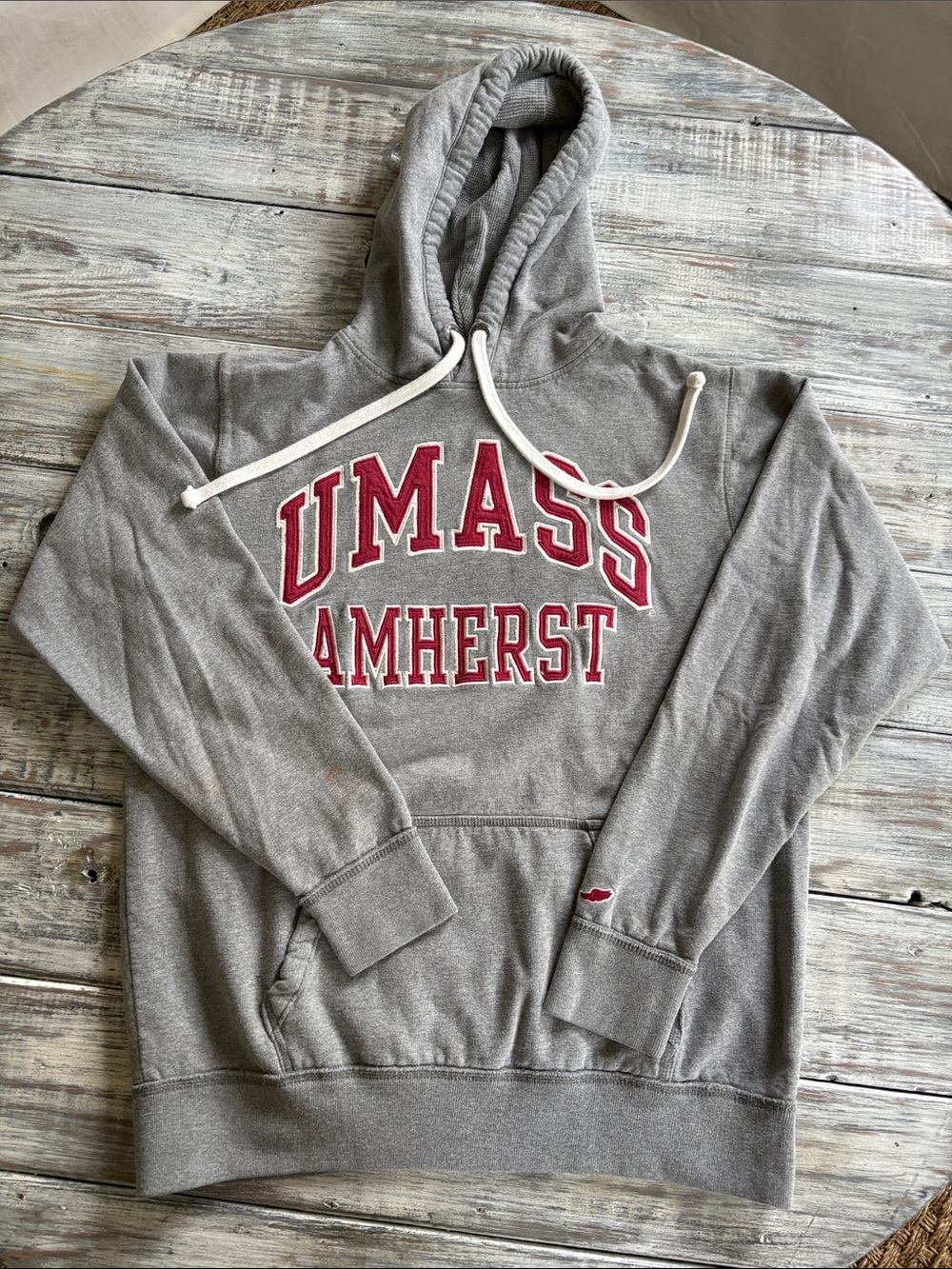 UMASS Amherst League collegiate outfitters hoodie size L